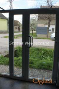 Mošorin-Renovirana i sređena GARSONJERA-LOKAL-HITNO