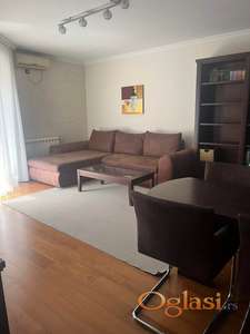Novi Sad - Centar - Pavla Papa - jednoiposoban stan sa garažnim mestom - nije pet friendly - odmah useljivo - 600 eura