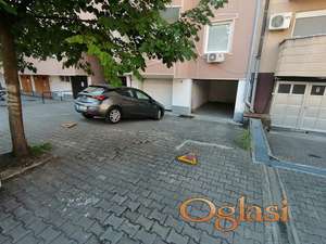 Izdaje se veća garaža 17m2, može i drugo auto ispred - Cankareva
