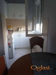 Odličan stan na Limanu I 30m2 sa odvojenom kuhinjom!!!