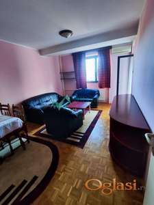 Izdaje se dvosoban stan na atraktivnoj lokaciji 