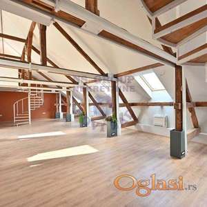 Poslovni prostor i stanovi u Starom Centru Petrovaradina, 470m2