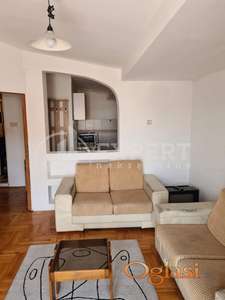 Izdaje se jednoiposoban stan u  strogom centru Niša, 40m2!