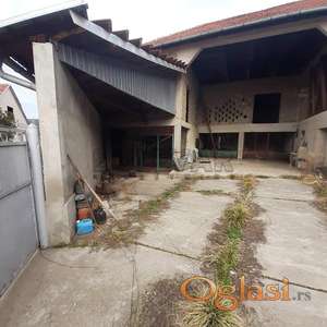 Odličan, pomoćni ekonomski  objekat, 176m2, na placu 2.75ari, ozakonjen, Čečina