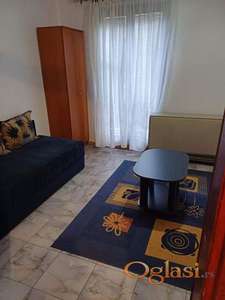 Garsonjera u centru grada 200 e