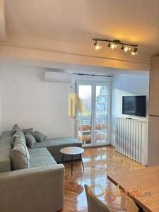 Bulevar oslobođenja - kompletno renovirana i opremljena garsonjera