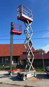 MANJOVAC-ELEKTRO – Kamion korpa i makazasta platforma