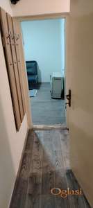 Izdajem dvosoban stan