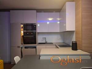 Lepo opremljen stan u Zoned zgradi