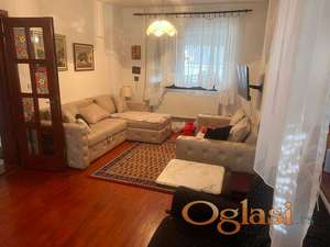 Odlična spratna kuća u Bačkom Jarku!