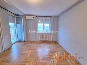 PRAZAN JEDNOIPOSOBAN STAN 42M2 BULEVAR KRALJA PETRA, 350EU