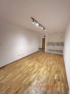 NOVI SAD - AVIJACIJA - 44.00 m2