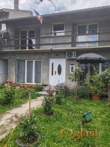Porodicna kuća blizu novog hotela