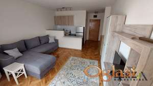  ODLIČNA GARSONJERA U BLIZINI CENTRA