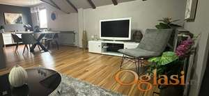 Izdajem dvosoban namesten stan-penthouse