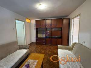 Dvosoban stan na Staroj Detelinari!