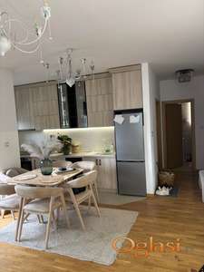 Jednosoban stan 47m² – novogradnja, ogromna terasa, svetao i moderan!