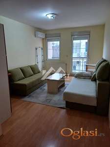 Izdajem renoviran komforan dvosoban stana na Grbavici !!! ID#6431