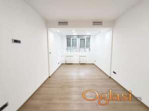 Filmski grad, uknjižen, odmah useljiv ID#3193