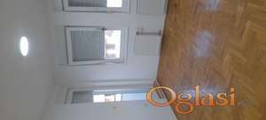 STAN 50 M2 DVE ODVOJENE SOBE ULIČNO ORIJENTISAN MOŽE I ZA TIHU POSLOVNU DELATNOST