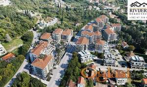 Na prodaju dvosoban stan sa pogledom na more Tivat