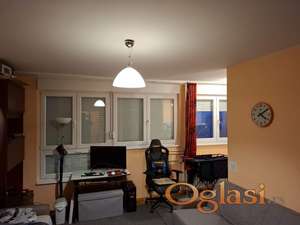 Nameštena garsonjera u bloku 44