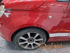 Fiat 500 levo krilo kod boje 111/a Originalni delovi  Moguca ugradnja delova  Alfa Romeo 147-156-166-159-GT-MiTo-Giulietta Fiat bravo 2 - croma -grande punto -multipla 2 -punto 3 -stilo-idea Freemont Panda 3 500L 500 500x Lancia ypsilon-delta-musa-lybra Volkswagen Golf 6  Audi a3 2012-2020 Volkswagen Passat B7  Ukoliko zelite da porucite Posaljite poruku preko sms poruke ili pozovite na telefon 0616115961