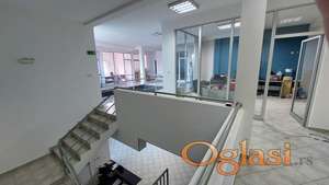 Izdaje se magacin/skladište sa kancelarijama