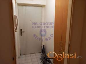 Nameštaj i tehnika u ceni.