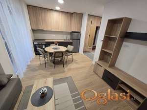 Izdaje se nova neuseljavana garsonjera u uyem centru grada 350 eura