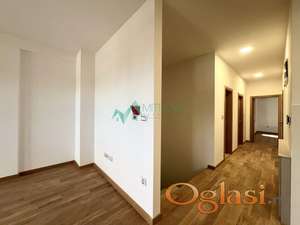 Četvorosoban, direktan ulaz iz lifta 