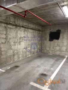 Odlično garažno mesto na Novom Naselju