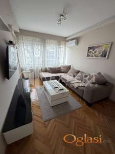 Izdaje se odličan stan u centru Niša, 56m2