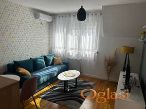 Moderan jednoiposoban stan sa pogledom na Frušku goru