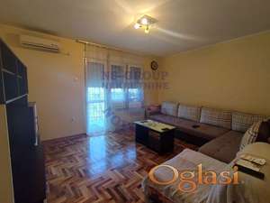 Dvosoban renoviran stan na odličnoj lokaciji