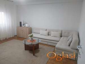 DVOSOBAN KONFORAN STAN - KOMPLETNO OPREMLJEN
