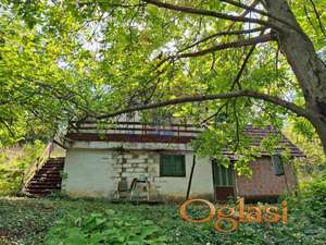 Prostran plac u Čortanovcima!