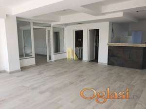 Lokal na izuzetnoj lokaciji - Nova Pazova