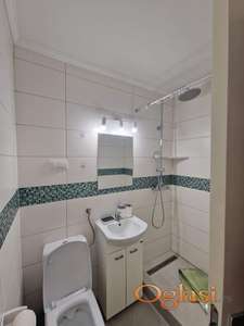 Izdajem 1.5 stan na limanu 3 pored škole i vrtića.