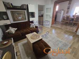 Kuća sa lepim placem i sređenim dvorištem. Adice.