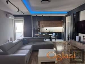 Prelep četvorosoban stan na Petrovaradinu !  Preradovićeva