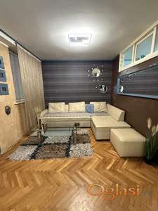 TOP LOKACIJA - Nova Detelinara 45m2 + DVORIŠNI PARKING