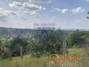 Odličan plac sa otvorenim pogledom na Frušku goru i grad!