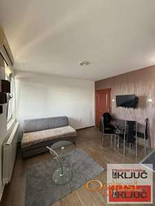 Garsonjera 27 m², Bulevar Oslobođenja, Novi Sad