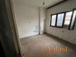 Odlična lokacija dvosoban 44m2 za renoviranje ID#8728