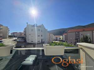 Jednosoban stan u Igalu - zgrada 2023 godine