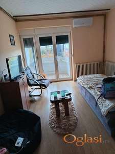 Uređen dvosoban stan u centru Novog Bečeja