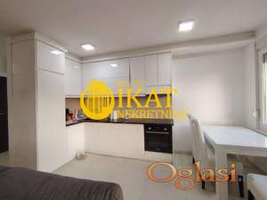 Zvezdara, Cvetkova pijaca, stan 67m2 i parking mesto ID#4566