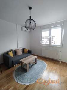 PETROVARADIN-ODMAH USELJIV JEDNOIPOSOBAN STAN U NOVOJ ZGRADI