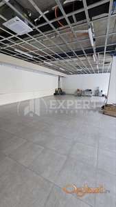 Izdaje se nov, neuseljavan stan poslovni prostor u novom kompleksu Planet Residence, 207m2